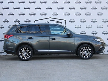 Mitsubishi Outlander, 2015г, полный привод, вариатор
