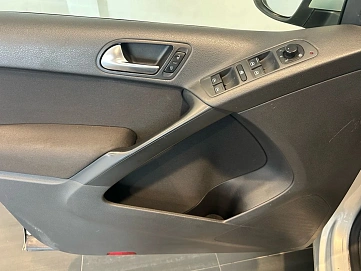 Volkswagen Tiguan, 2011г, передний привод, механика
