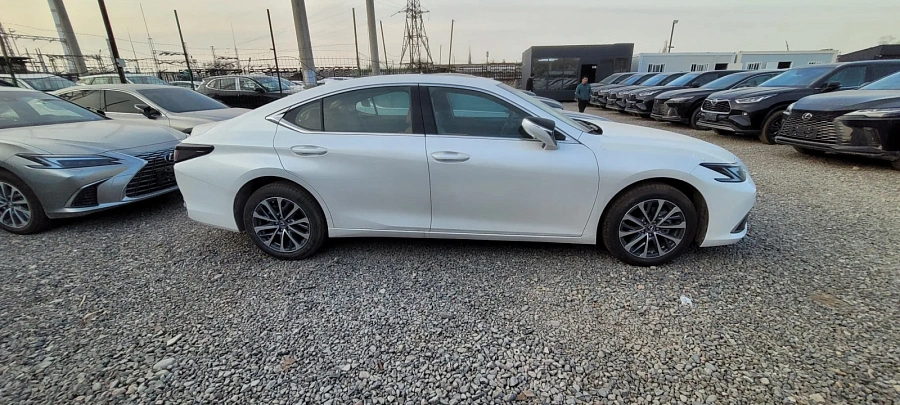 Lexus ES, 2025г., передний привод, вариатор