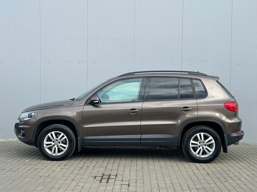 Volkswagen Tiguan, 2015г., полный привод, автомат