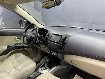 Citroen C-Crosser, 2011г, полный привод, вариатор