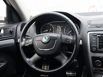 Skoda Octavia, 2010г, передний привод, робот