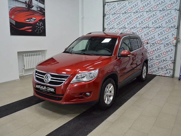 Volkswagen Tiguan, 2009г., полный привод, автомат
