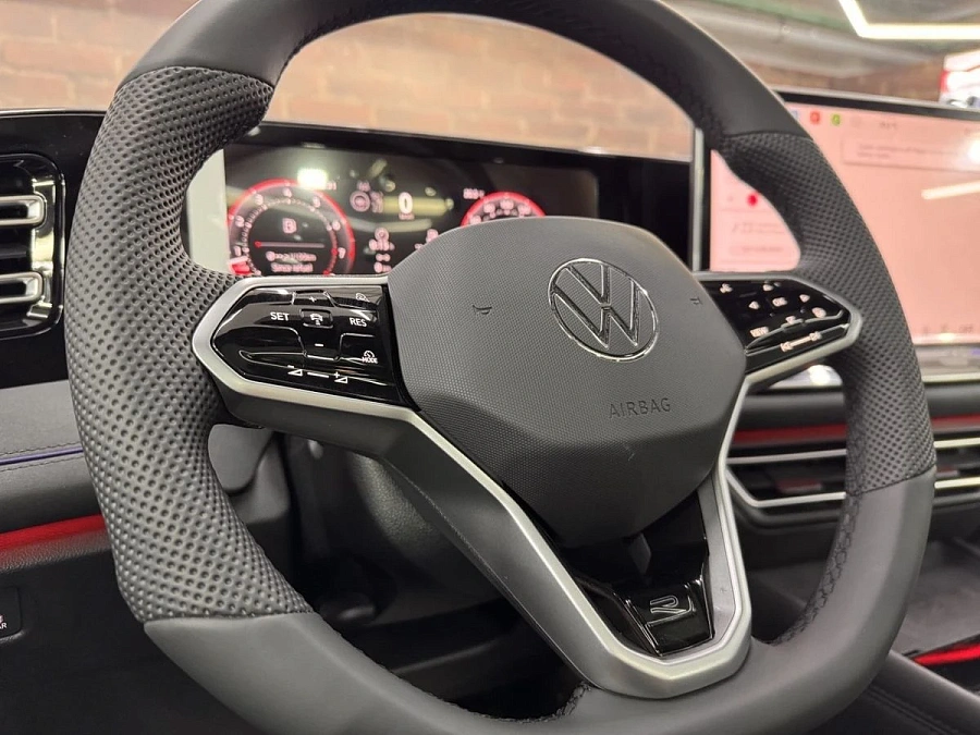 Volkswagen Tiguan, 2026г., полный привод, робот