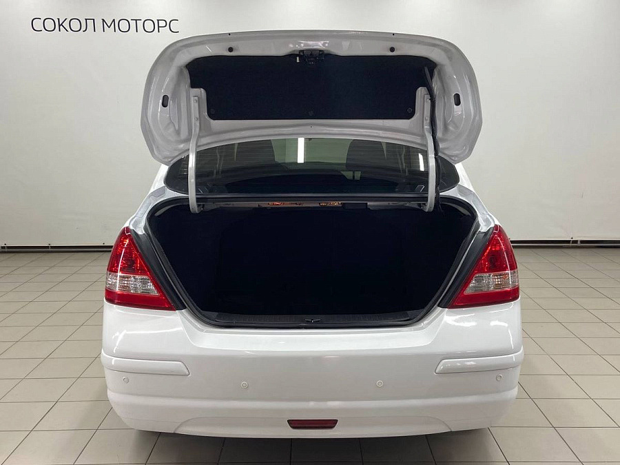 Nissan Tiida, 2013г., передний привод, механика