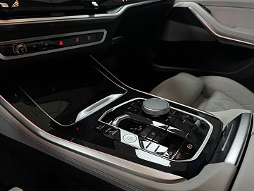 BMW X5, 2023г, полный привод, автомат