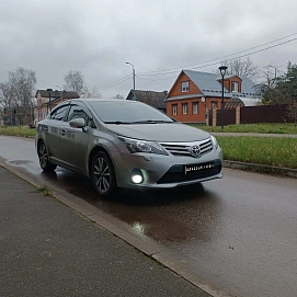 Toyota Avensis, 2012г, передний привод, вариатор