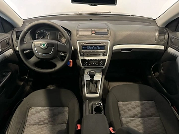 Skoda Octavia, 2011г, передний привод, автомат