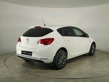 Opel Astra, 2013г, передний привод, механика
