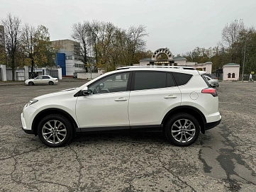 Toyota RAV4, 2016г, полный привод, вариатор