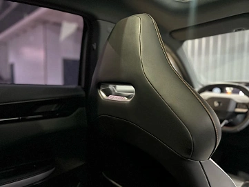 Changan UNI-V, 2024г, передний привод, робот