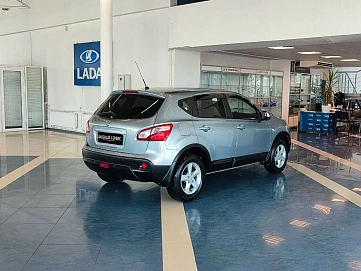 Nissan Qashqai, 2010г, передний привод, вариатор