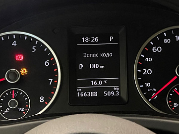 Volkswagen Tiguan, 2012г, передний привод, робот