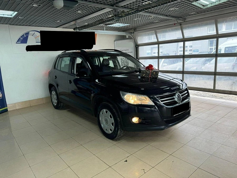 Volkswagen Tiguan, 2010г., полный привод, механика