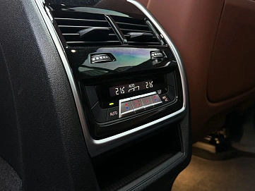 BMW X7, 2023г, полный привод, автомат