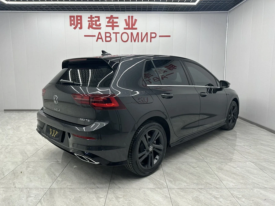 Volkswagen Golf, 2022г., передний привод, робот