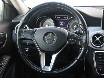 Mercedes-Benz , 2015г., полный привод, робот