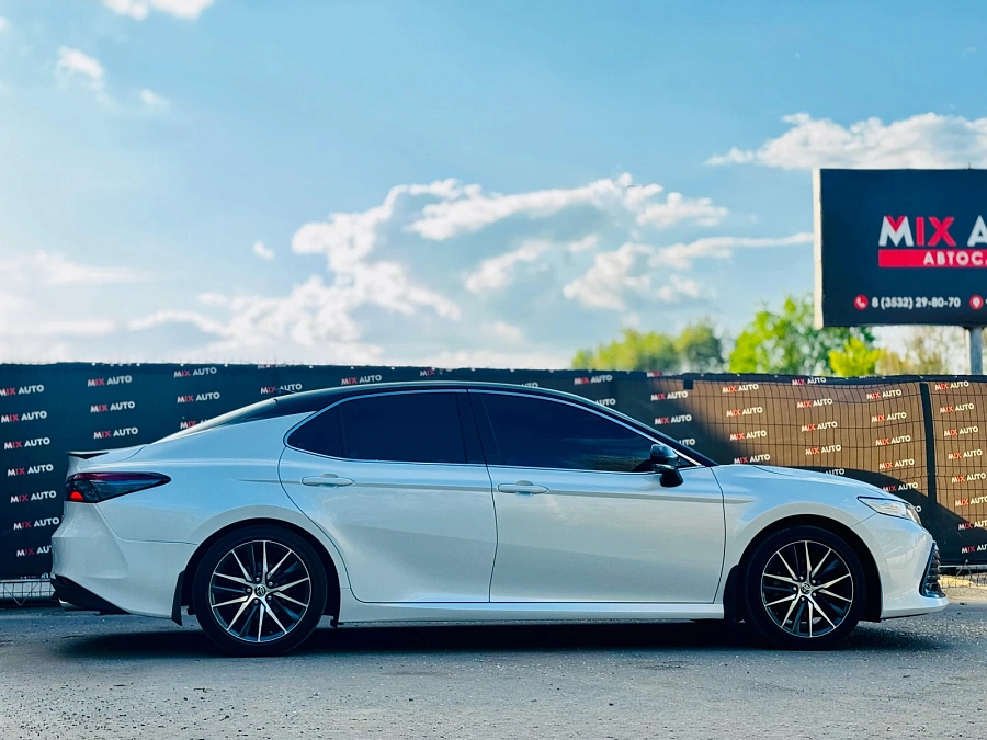Toyota Camry, 2021г., передний привод, автомат
