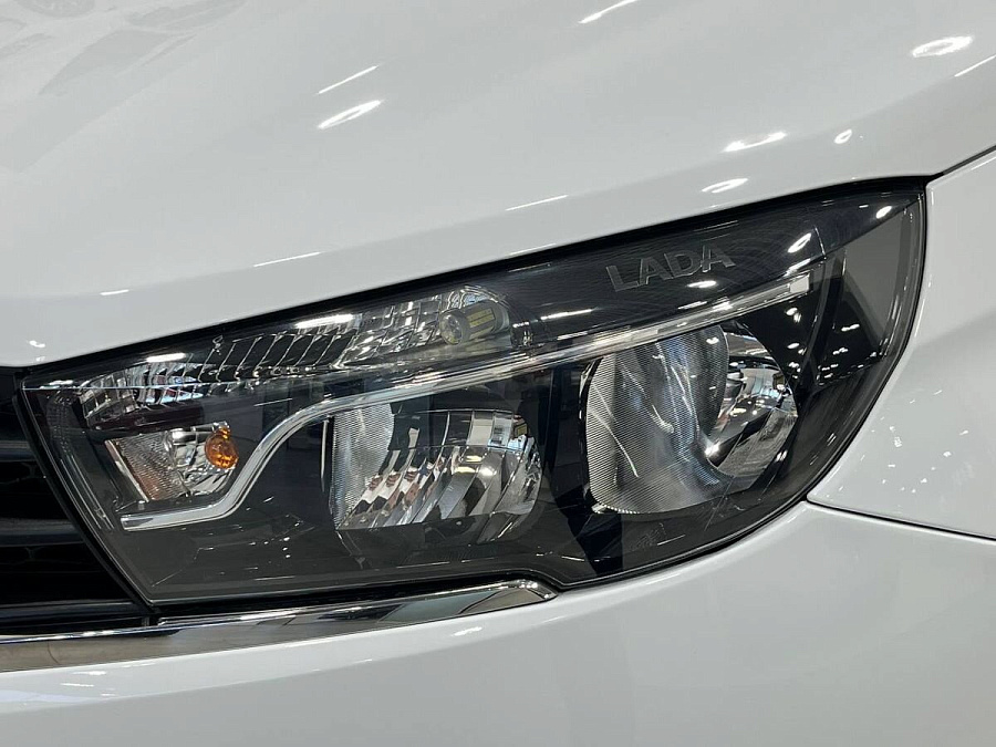 Lada (ВАЗ) Vesta, 2021г., передний привод, механика
