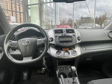 Toyota RAV4, 2012г, полный привод, вариатор