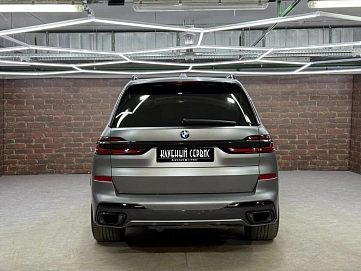 BMW X7, 2023г, полный привод, автомат