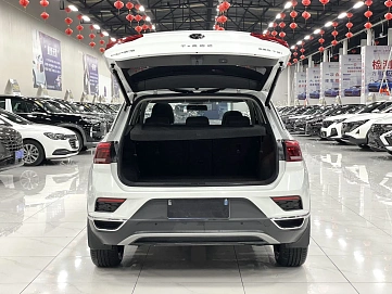 Volkswagen T-Roc, 2022г, полный привод, робот
