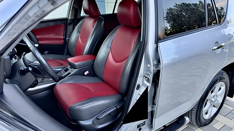 Toyota RAV4, 2011г, полный привод, вариатор