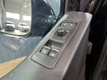 Volkswagen Multivan, 2017г, передний привод, робот