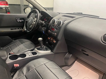 Nissan Qashqai, 2011г, передний привод, механика