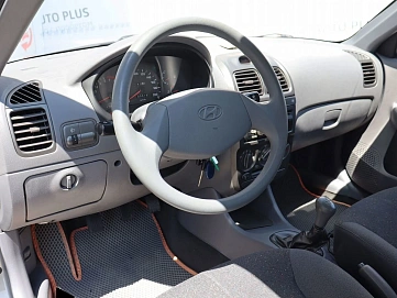 Hyundai Accent, 2008г, передний привод, механика