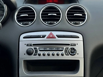 Peugeot 308, 2010г, передний привод, механика