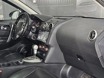 Nissan Qashqai, 2010г, передний привод, вариатор