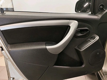 Renault Duster, 2012г, полный привод, механика