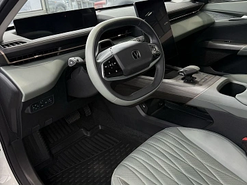 Changan Lamore, 2023г, передний привод, робот