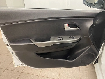 Kia Rio, 2014г, передний привод, автомат