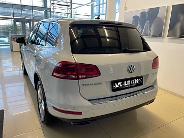 Volkswagen Touareg, 2012г, полный привод, автомат