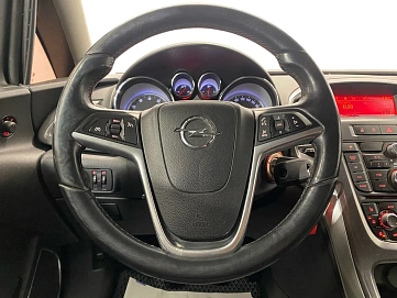 Opel Astra, 2011г, передний привод, механика