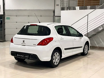 Peugeot 308, 2011г, передний привод, автомат