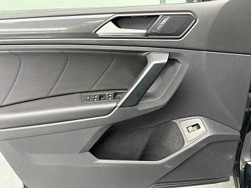 Volkswagen Tiguan, 2020г, полный привод, робот
