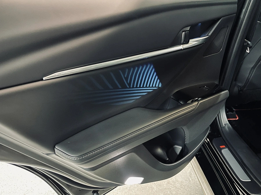 Toyota Camry, 2025г., передний привод, вариатор