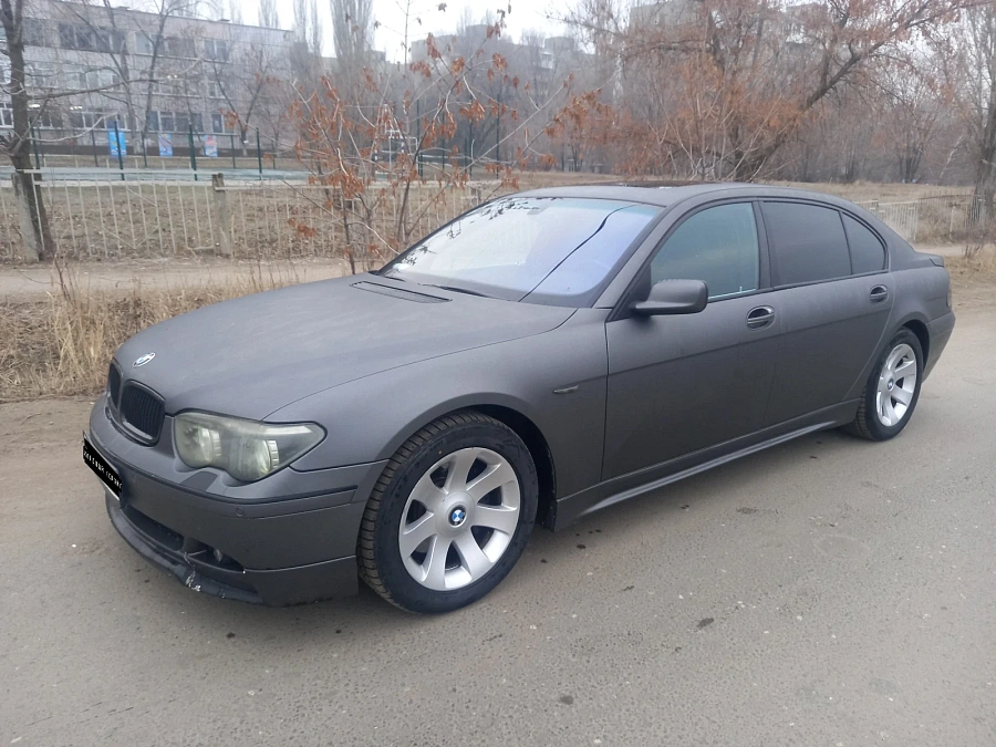 BMW 7 серии, 2004г., задний привод, автомат