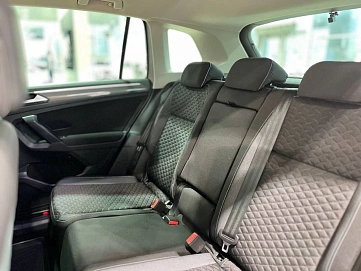Volkswagen Tiguan, 2018г, передний привод, робот