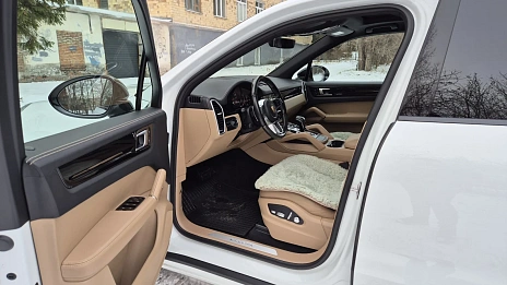 Porsche Cayenne, 2018г, полный привод, автомат