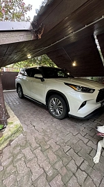 Toyota Highlander, 2021г, полный привод, автомат