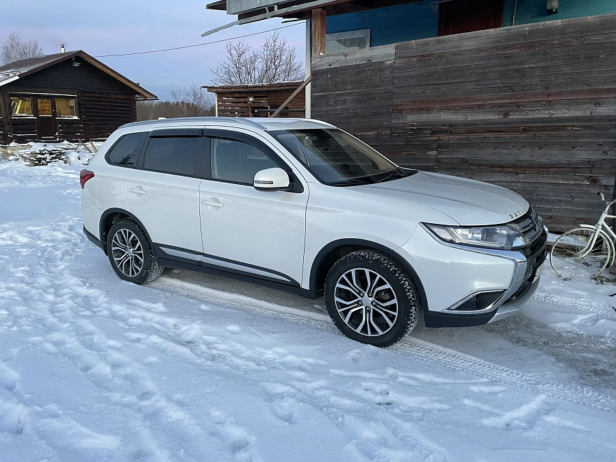 Mitsubishi Outlander, 2018г., полный привод, вариатор