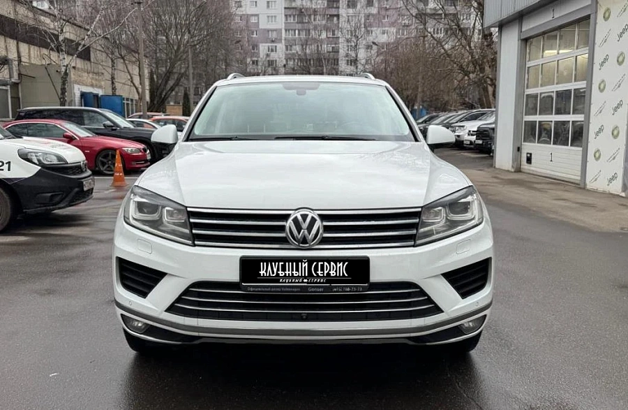Volkswagen Touareg, 2017г., полный привод, автомат