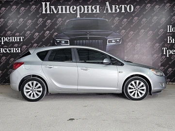 Opel Astra, 2010г, передний привод, механика
