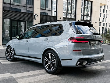 BMW X7, 2022г., полный привод, автомат