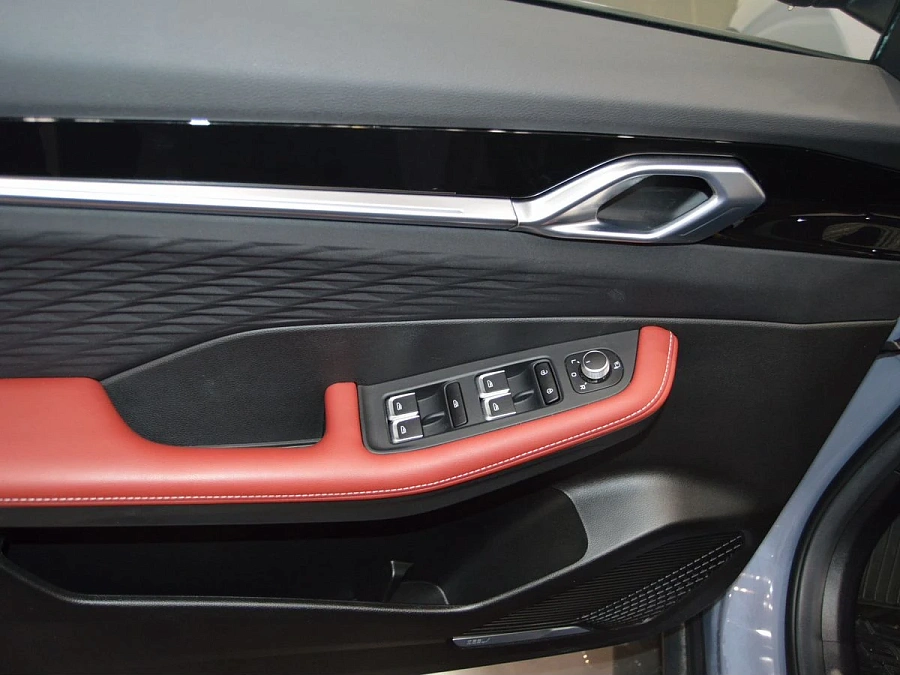 Geely Coolray, 2024г., передний привод, робот