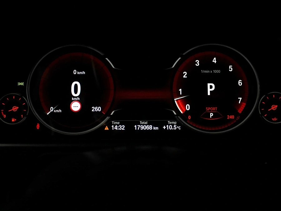 BMW 5 серии, 2015г., задний привод, автомат